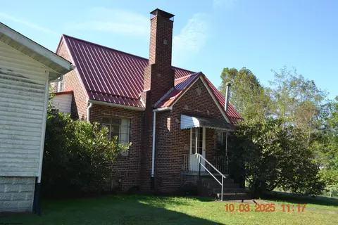 125 Riverside Dr, Weston, WV 26452