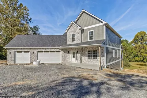 213 Greenview Dr, Morgantown, WV 26508