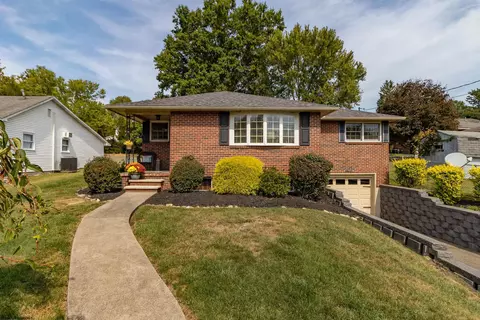 20 Meadow Ln, Bridgeport, WV 26330