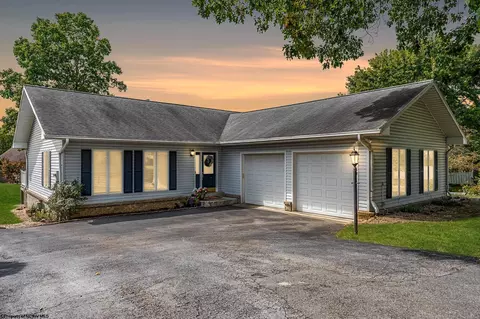 109 Trevilla Ave, Morgantown, WV 26508
