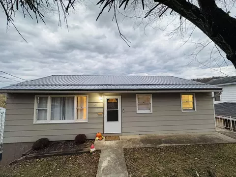 217 Burton Ave, Nutter Fort, WV 26301