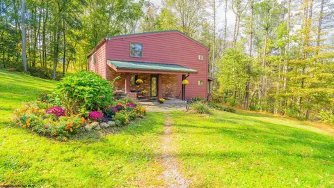 494 Easton Mill Rd, Morgantown, WV 26508
