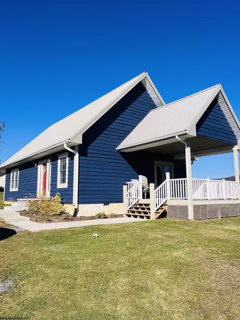 74 Substation Dr, Aurora, WV 26705