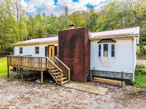 405 Catawba Rd, Fairmont, WV 26554