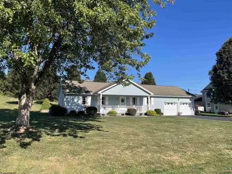 92 Evergreen Dr, Buckhannon, WV 26201