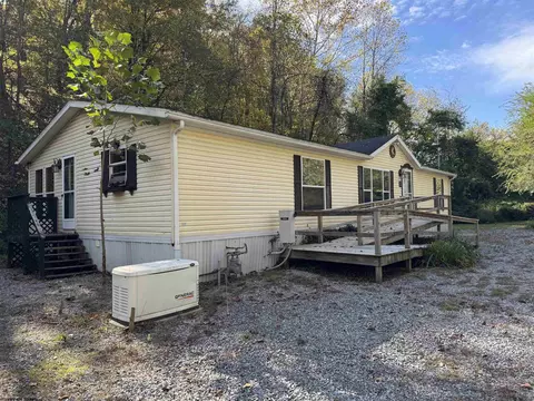 147 Paw Paw Ests #147 PAW PAW ST, Rivesville, WV 26588
