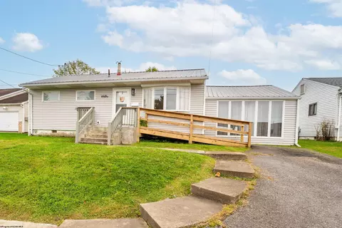 208 W Hillcrest Ave, Morgantown, WV 26501