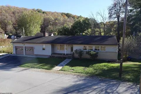 107 Gilman Rd, Elkins, WV 26241