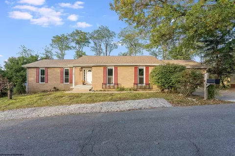801 Cottonwood St, Morgantown, WV 26505