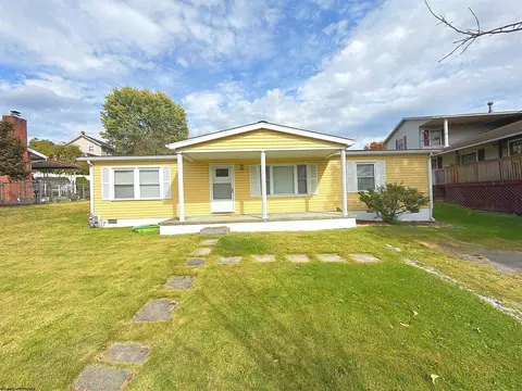 1263 Richwood Ave, Morgantown, WV 26505