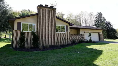 1100 Country Club Rd, Clarksburg, WV 26301