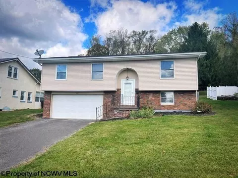 1107 Marion Ave, Fairmont, WV 26554