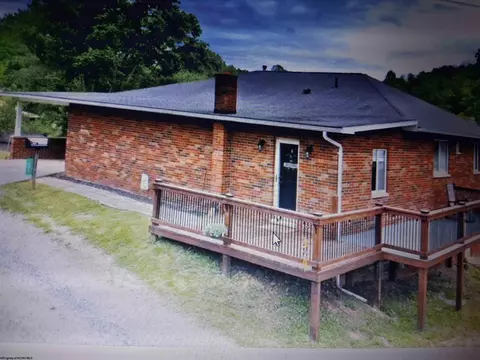 801 Lower Pine St, Grantsville, WV 26147