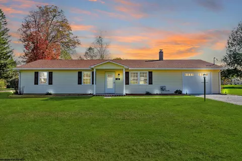 128 M Rd, Arthurdale, WV 26520