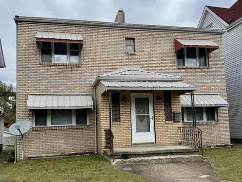 211 Mcgraw Ave, Grafton, WV 24701