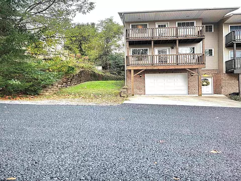 796 Alpine St, Morgantown, WV 26505