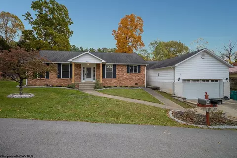 244 Meadowcrest Ln, Bridgeport, WV 26330