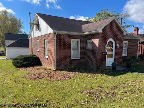 104 Short St, Elkins, WV 26241