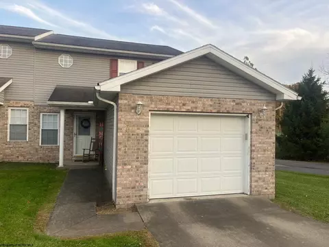 301 Olympic Ln, Fairmont, WV 26554