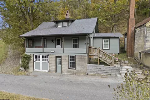3113 Jenkins Ln, Farmington, WV 26571