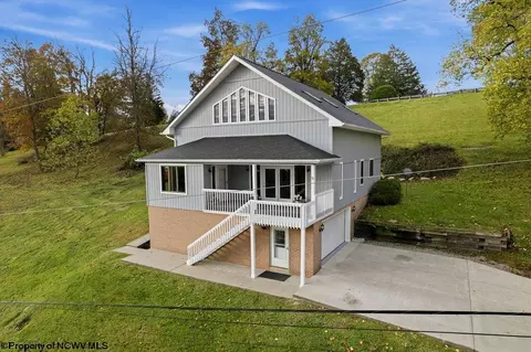 263 St James Dr, Clarksburg, WV 26301
