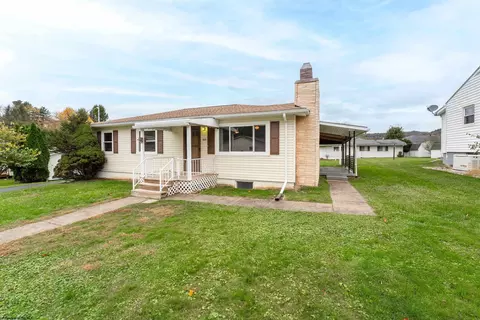 305 Manley St, Barrackville, WV 26559