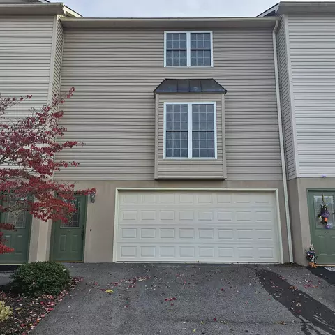 90 Clear Spring Dr, Morgantown, WV 26508