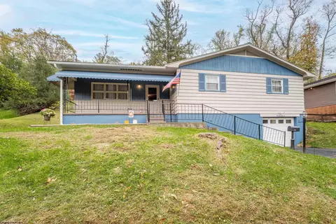 1352 Hillside Dr, Fairmont, WV 26554