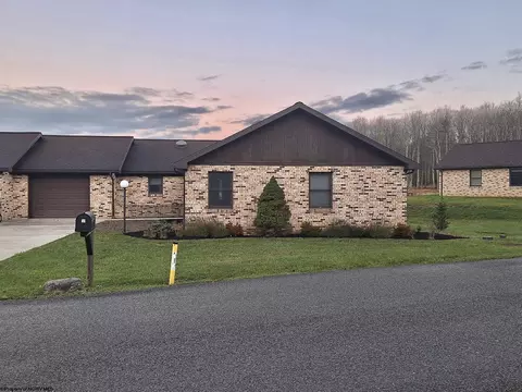 411 Pineview Dr UNIT 411, Thomas, WV 26292