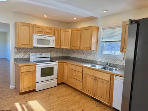 Kitchen - 411 Pineview Dr, Thomas, WV 26292 photo 2 of 2