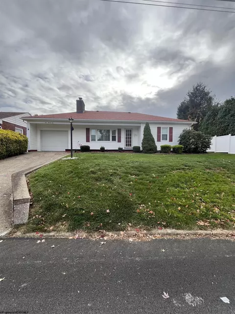 124 Mandan Rd, Clarksburg, WV 26301
