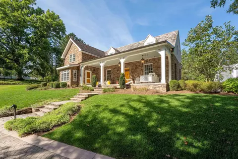 5 Maple Ave, Morgantown, WV 26501