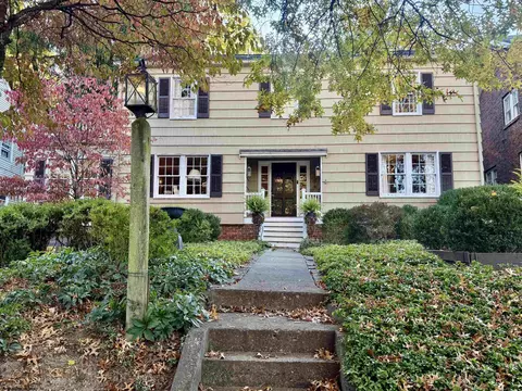 910 8th St, Fairmont, WV 26554