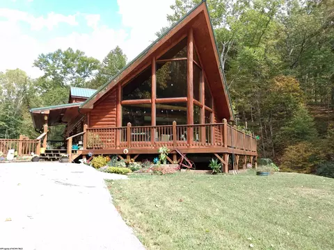 21639 Staunton Tpke, Smithville, WV 26178
