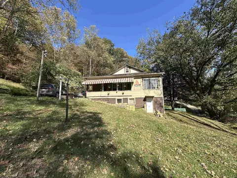 130 Otter Ln, Gassaway, WV 26624