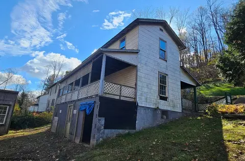 106 National Ln, Morgantown, WV 26501