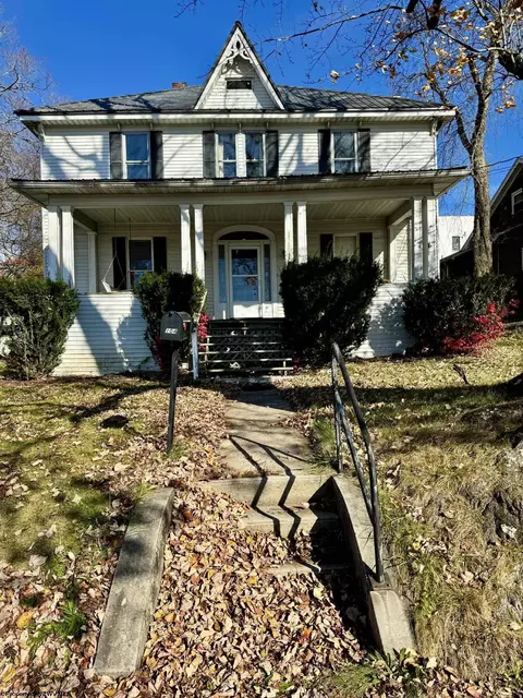 104 Brown Ave, Kingwood, WV 26537