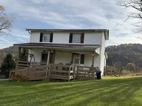 94 Caldwell Rd, Clarksburg, WV 26301