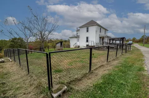 Exterior - 379 Rahm Dr, Proctor, WV 26055 photo 2 of 4