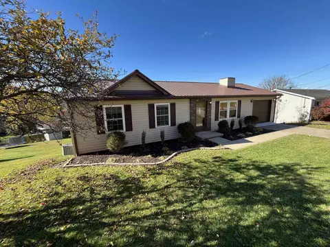 13 Arrowood Dr, Bridgeport, WV 26330