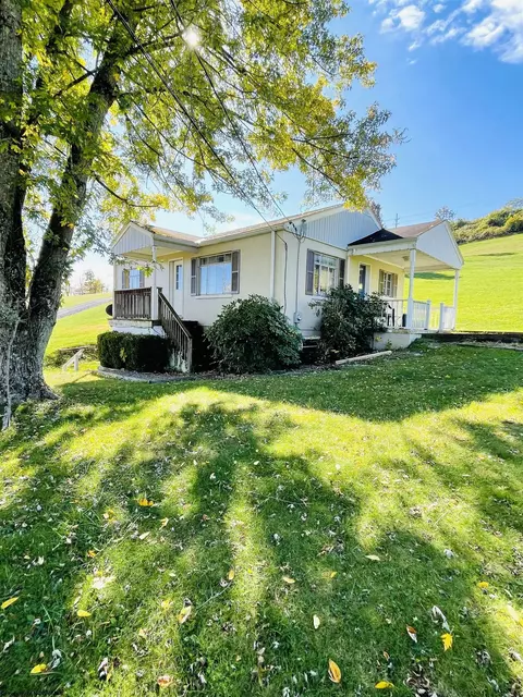 38 John Deere Dr, Fairmont, WV 26554