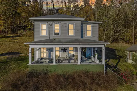 135 E Knotts Ave, Grafton, WV 26354