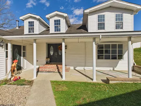 3819 Saltwell Rd, Bridgeport, WV 26330