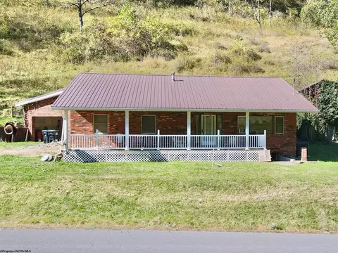 7935 Servia Elmira Rd, Duck, WV 25063