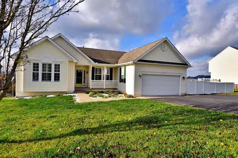 35 Garnet Way, Bridgeport, WV 26330