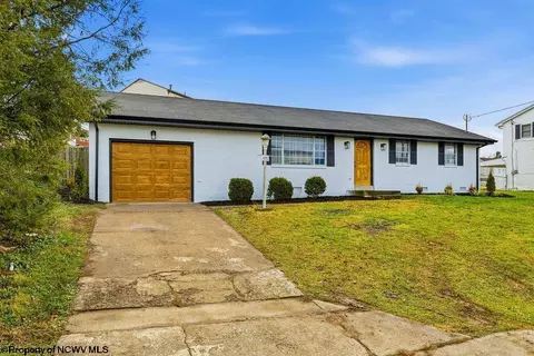 1520 Johnson Ave, Bridgeport, WV 26330