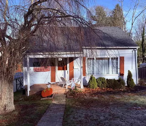 1145 Avalon Rd, Fairmont, WV 26554