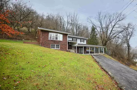 533 Pike St, Monongah, WV 26554