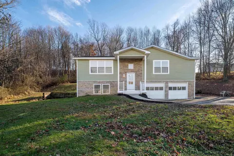 1446 Brookhaven Rd, Morgantown, WV 26508