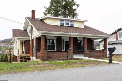 1515 Edgeway Dr, Fairmont, WV 26554